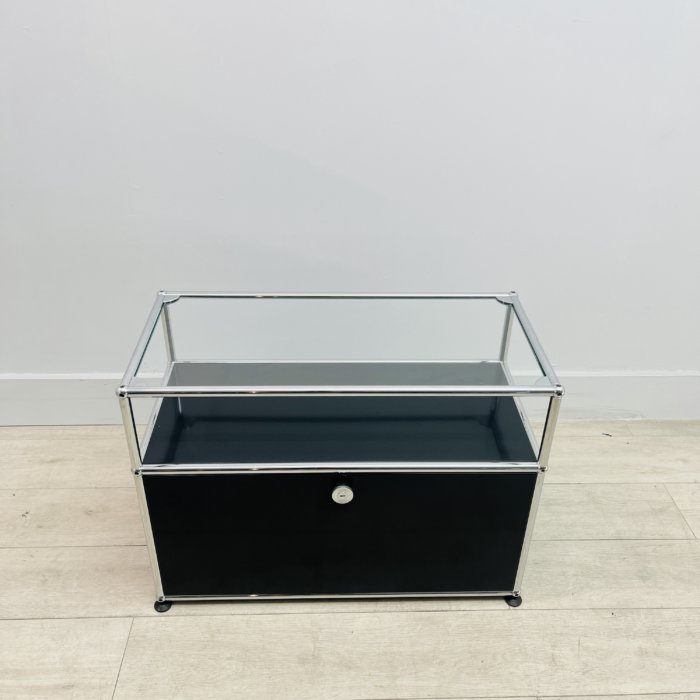 USM Haller Black Media unit