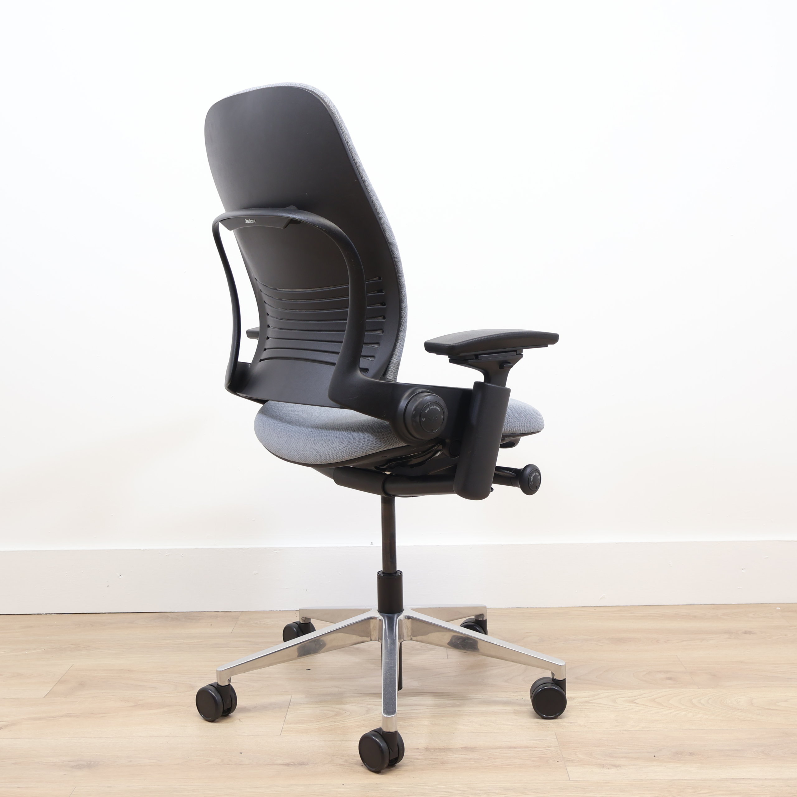 Steelcase_Leap_V2_task_chair_3 Steelcase_Leap_V2_task_chair_3