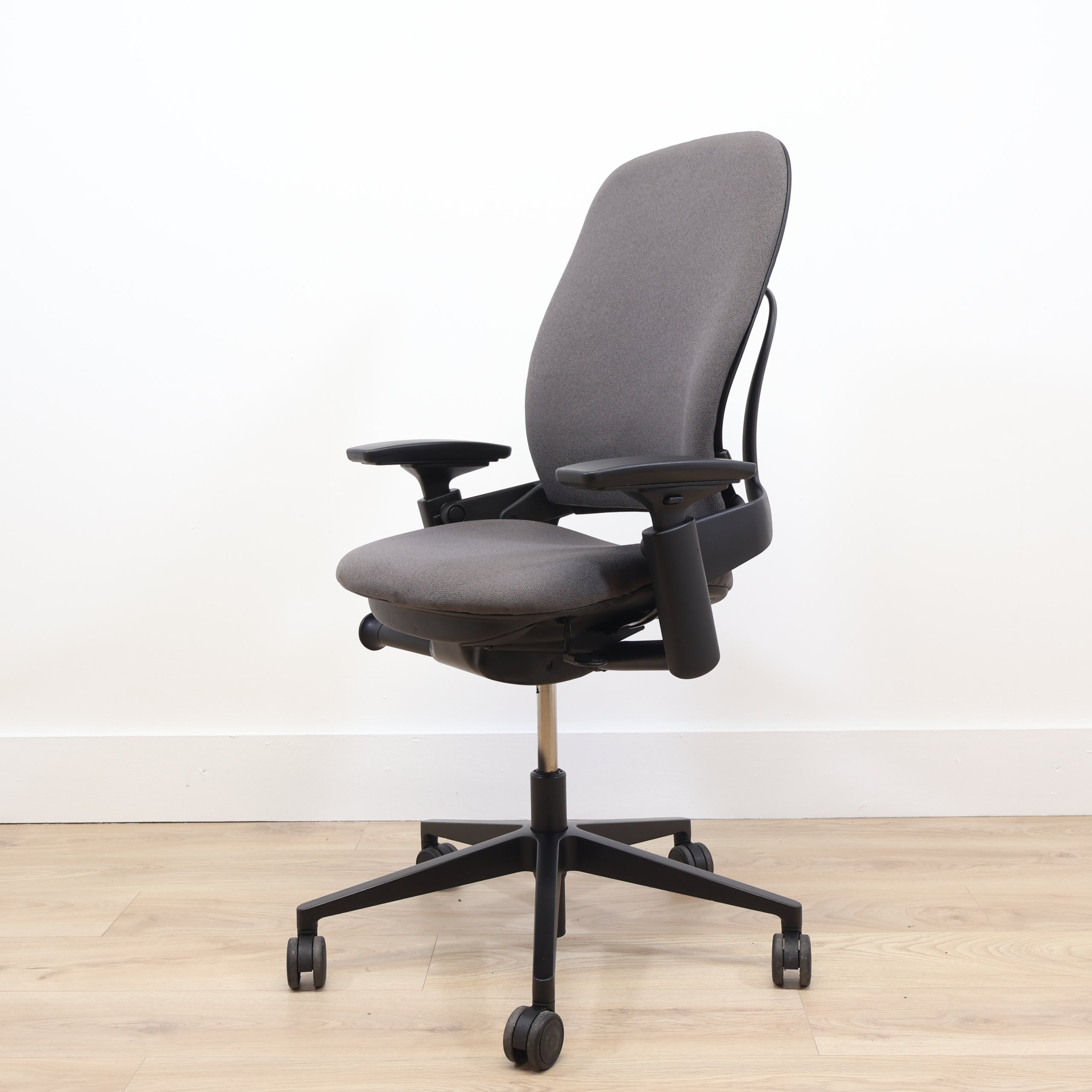 Steelcase_Leap_V2_task_chair_12 Steelcase_Leap_V2_task_chair_12