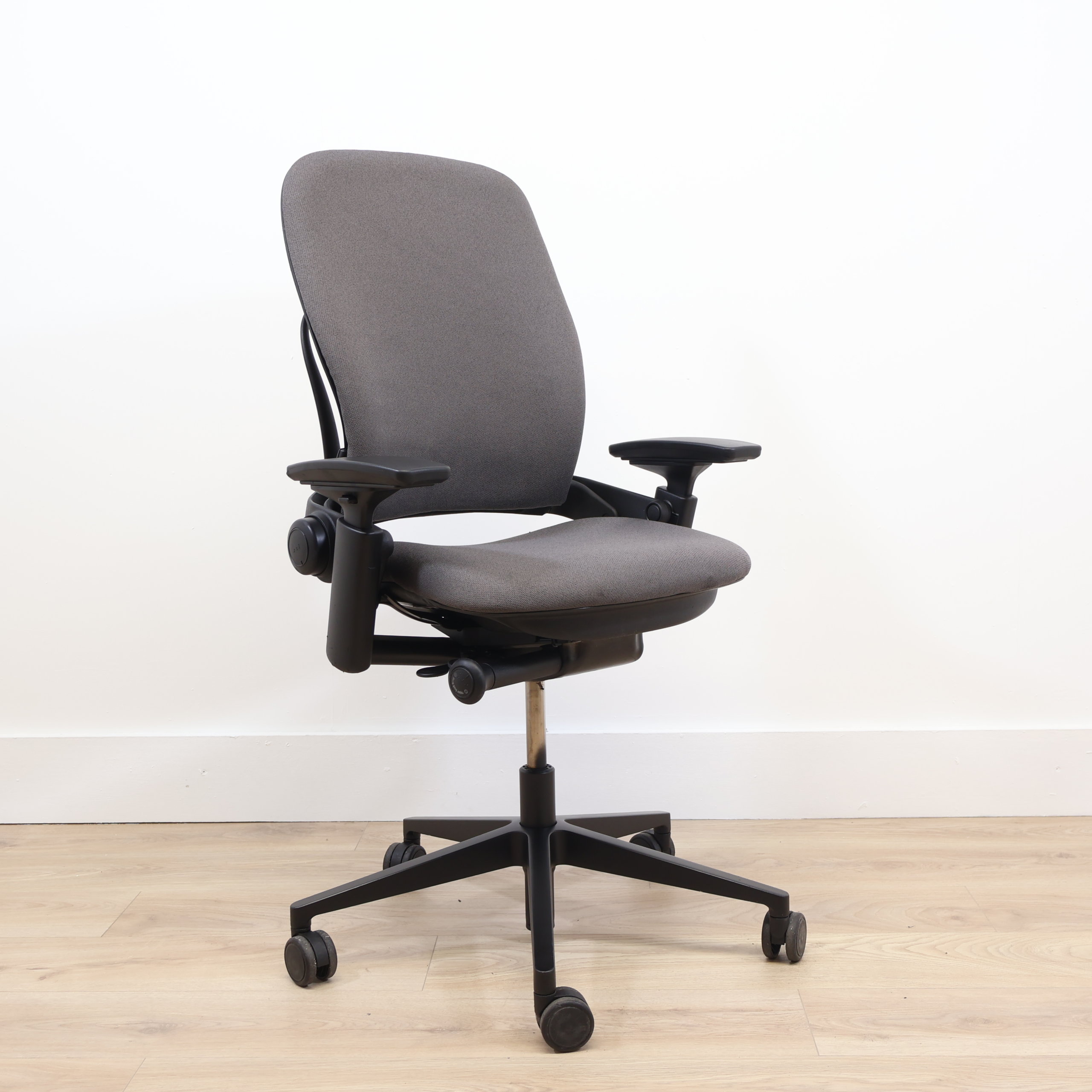 Steelcase_Leap_V2_task_chair_14 Steelcase_Leap_V2_task_chair_14